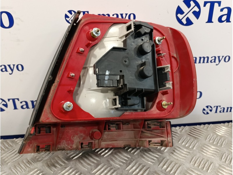 Recambio de piloto trasero izquierdo para audi a4 berlina (b5) 1.8 20v referencia OEM IAM 289901  