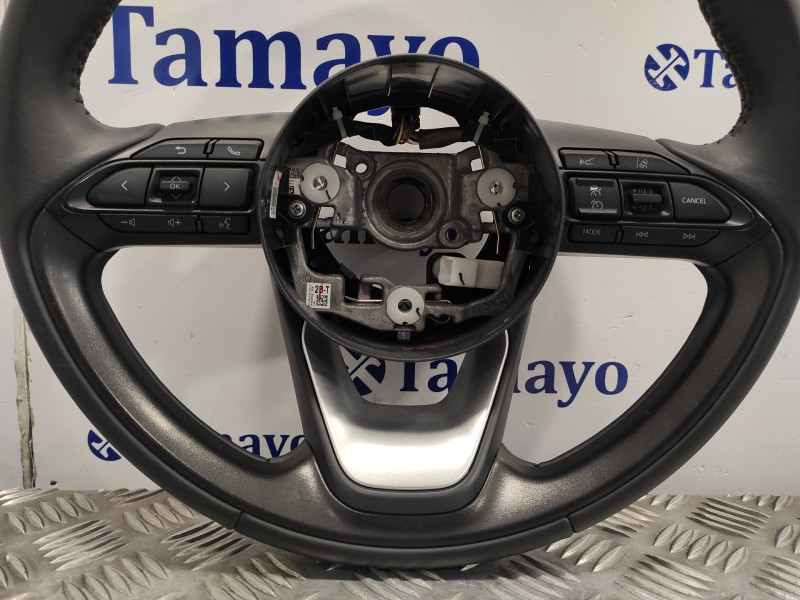 Recambio de volante para toyota yaris cross cross (xp210) referencia OEM IAM 45100K0140  6436038