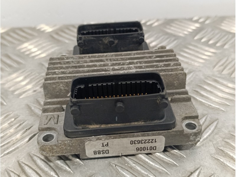 Recambio de centralita motor uce para opel zafira a 1.6 16v referencia OEM IAM 12223630  
