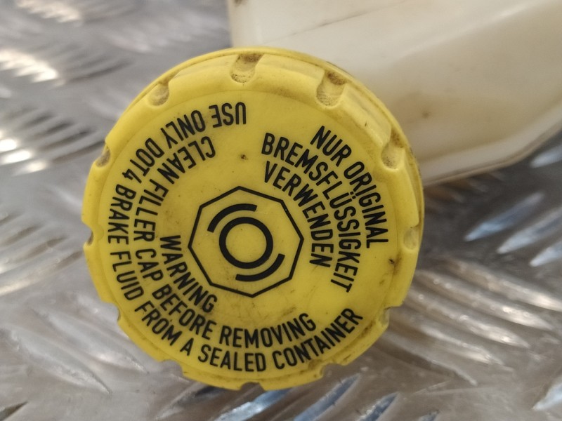 Recambio de bomba freno para citroën c3 1.1 referencia OEM IAM 32067093  