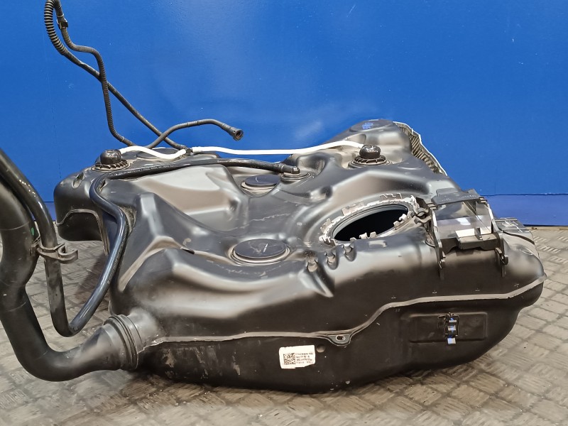 Recambio de deposito combustible para cupra formentor km (fm6) referencia OEM IAM 5Q0201085AJ 5Q0442A 5Q020102