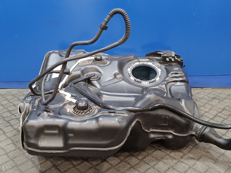 Recambio de deposito combustible para cupra formentor km (fm6) referencia OEM IAM 5Q0201085AJ 5Q0442A 5Q020102