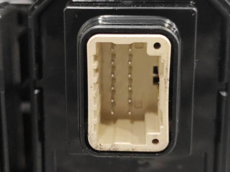 Recambio de mando elevalunas delantero izquierdo para toyota yaris cross cross (xp210) referencia OEM IAM 840400D020  