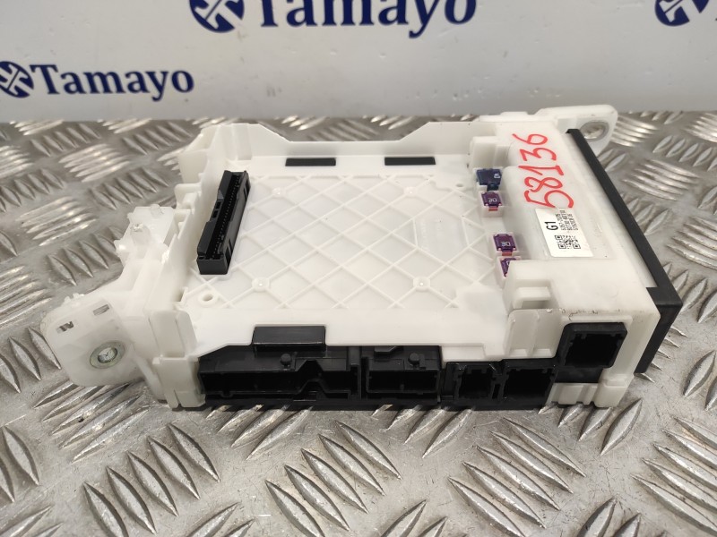 Recambio de caja reles / fusibles para toyota yaris cross cross (xp210) referencia OEM IAM 82730K0110  63572075