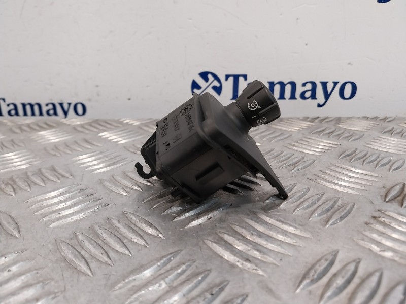 Recambio de mando volante para renault scenic ii scenic ii referencia OEM IAM 8200206738  61890007