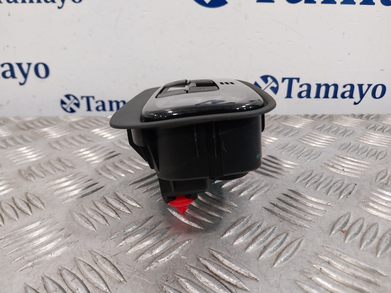 Recambio de luz interior para toyota yaris cross cross (xp210) referencia OEM IAM 812600D260 703004440 81260K0100C0