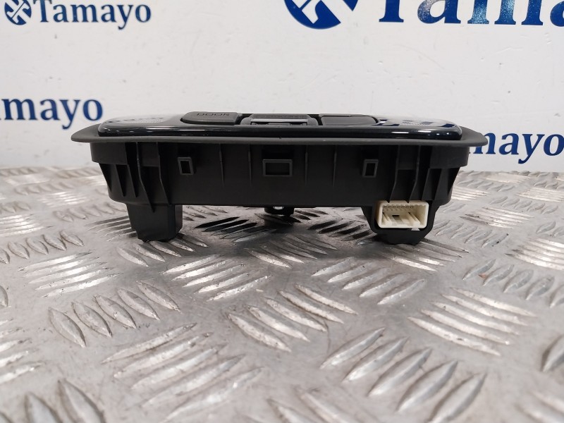 Recambio de luz interior para toyota yaris cross cross (xp210) referencia OEM IAM 812600D260 703004440 81260K0100C0