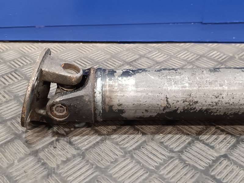 Recambio de transmision central para nissan cabstar tl 110.35 referencia OEM IAM 2515020  