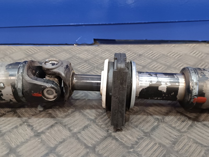 Recambio de transmision central para nissan cabstar tl 110.35 referencia OEM IAM 2515020  