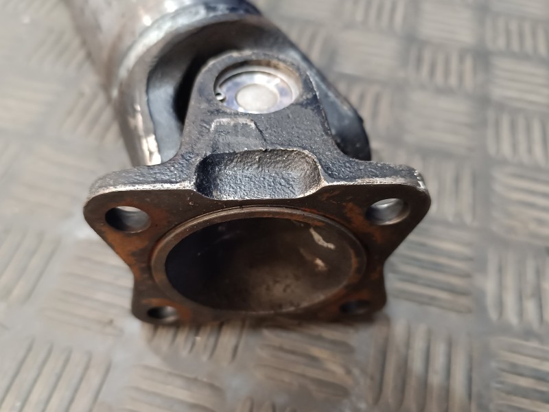 Recambio de transmision central para nissan cabstar tl 110.35 referencia OEM IAM 2515020  