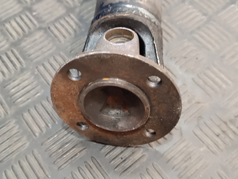 Recambio de transmision central para nissan cabstar tl 110.35 referencia OEM IAM 2515020  