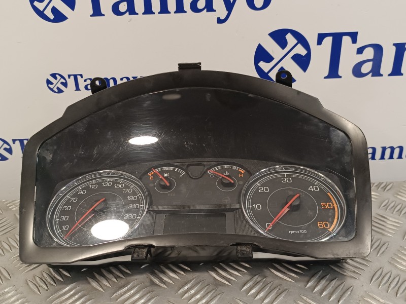 Recambio de cuadro instrumentos para fiat croma (194) 1.9 jtd 16v cat referencia OEM IAM 51838772  503001091601