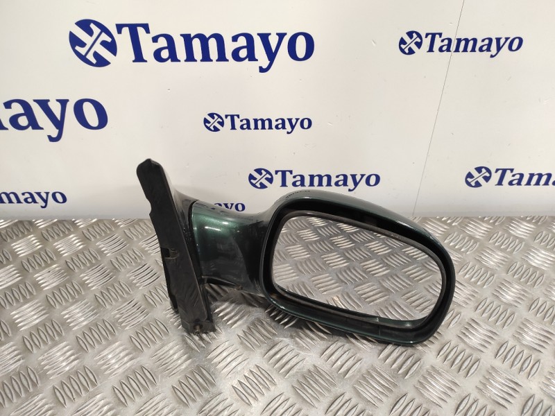 Recambio de retrovisor derecho para chrysler grand voyager 3.3 referencia OEM IAM 04717382AB  