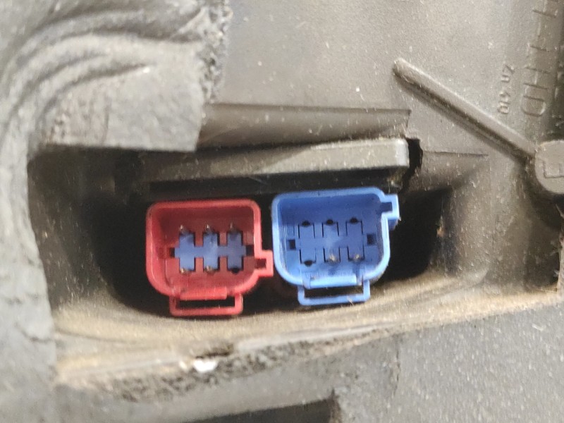 Recambio de retrovisor derecho para chrysler grand voyager 3.3 referencia OEM IAM 04717382AB  