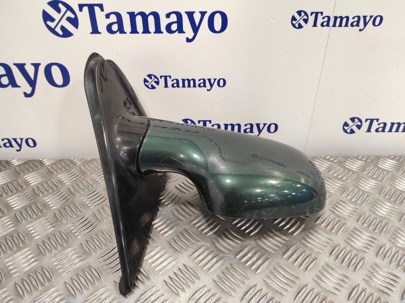 Recambio de retrovisor derecho para chrysler grand voyager 3.3 referencia OEM IAM 04717382AB  