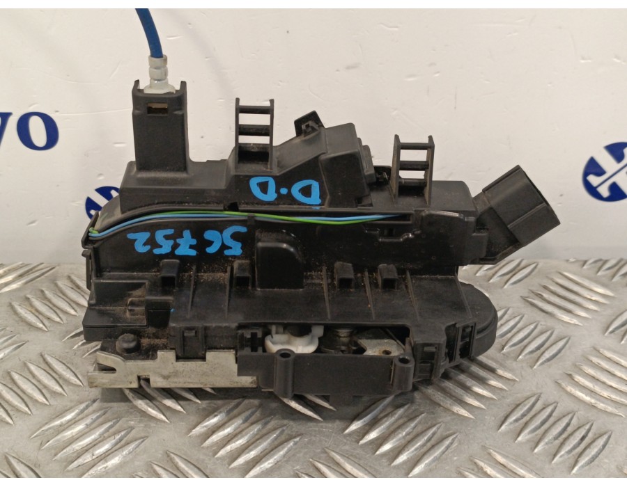 Recambio de cerradura puerta delantera derecha para fiat croma (194) 1.9 jtd 16v cat referencia OEM IAM 51825964  