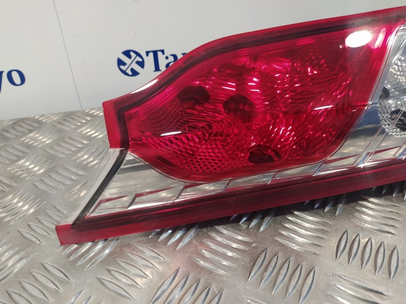 Recambio de piloto trasero izquierdo para ford grand tourneo connect 1.5 tdci cat referencia OEM IAM DT1113405AC  