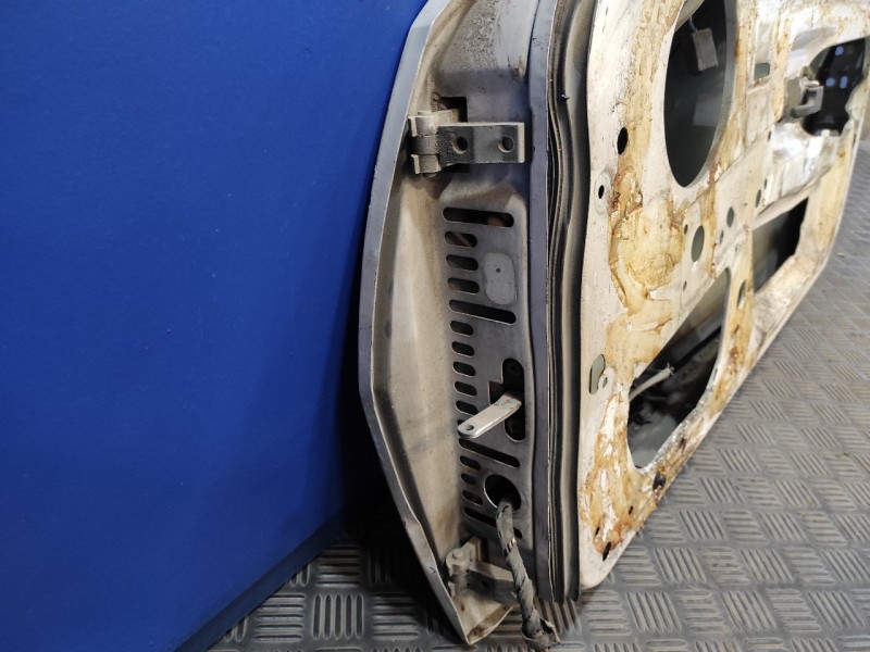 Recambio de puerta delantera derecha para porsche 944 2.5 referencia OEM IAM   
