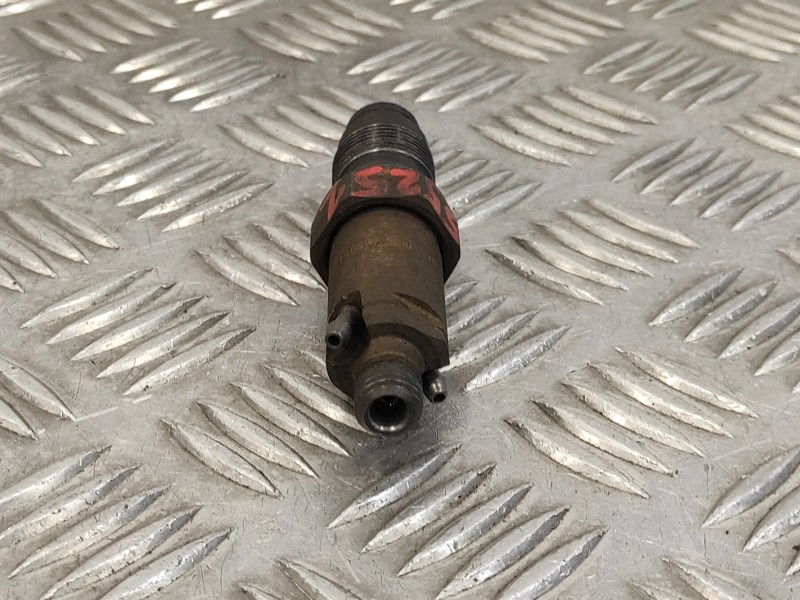 Recambio de inyector para citroën berlingo 1.9 diesel referencia OEM IAM LCR6736001  