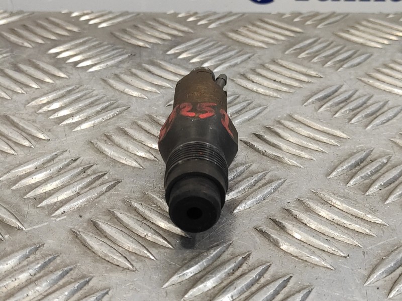 Recambio de inyector para citroën berlingo 1.9 diesel referencia OEM IAM LCR6736001  