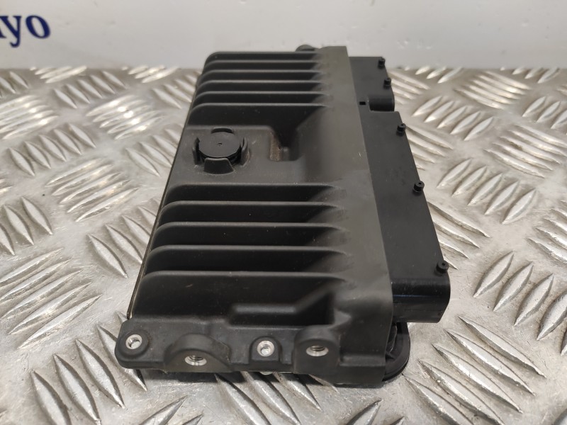 Recambio de centralita motor uce para toyota yaris cross cross (xp210) referencia OEM IAM 896610UA00  MB2830000242