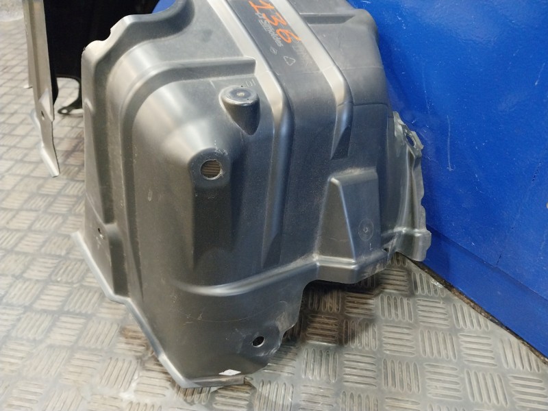 Recambio de plastico paso rueda trasero derecho para toyota yaris cross cross (xp210) referencia OEM IAM 656370D011  