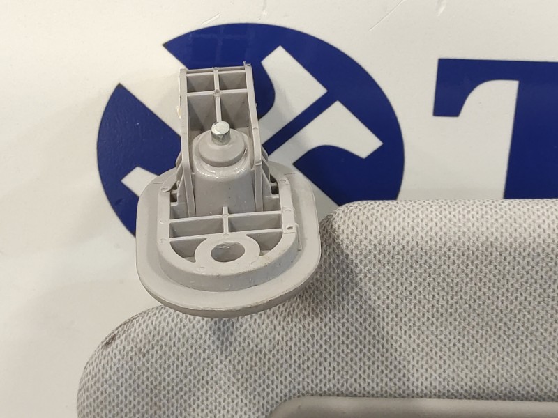 Recambio de parasol izquierdo para hyundai i20 active 1.0 tgdi cat referencia OEM IAM 85213C8012  