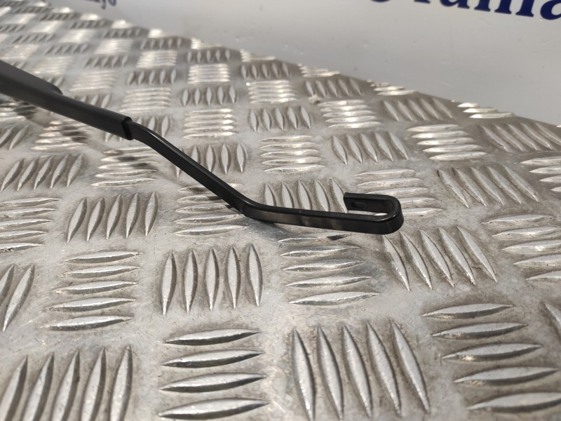 Recambio de brazo limpia delantero izquierdo para toyota yaris cross cross (xp210) referencia OEM IAM   