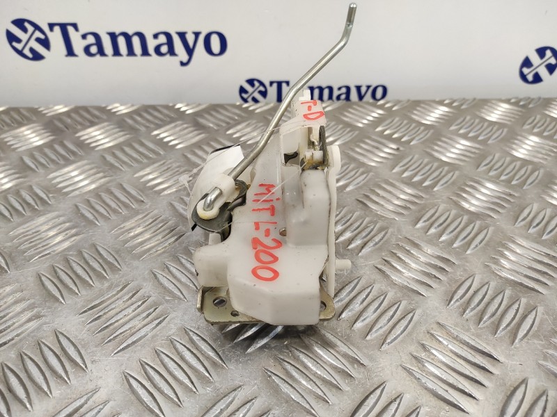 Recambio de cerradura puerta trasera derecha para mitsubishi l 200 (k6/7) 2.5 td cat referencia OEM IAM   