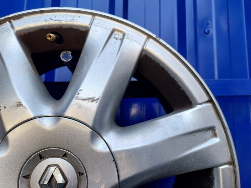 Recambio de llanta para renault laguna iii 1.5 dci diesel referencia OEM IAM 403000005R  