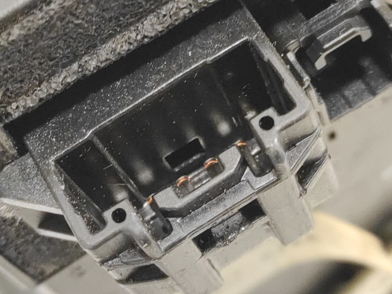 Recambio de cerradura puerta delantera derecha para mazda 6 berlina (gg) 2.3 cat referencia OEM IAM B13SPLR  