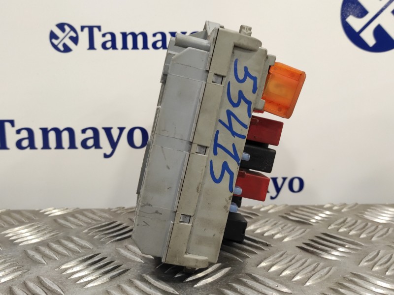 Recambio de caja reles / fusibles para alfa romeo 147 (190) 1.6 16v cat referencia OEM IAM 51742419  
