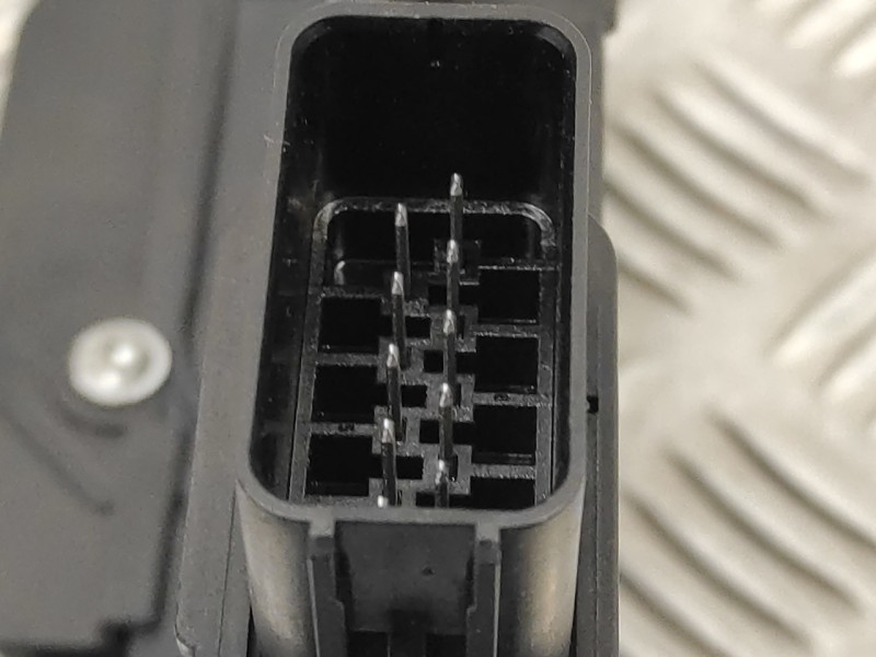 Recambio de cerradura puerta delantera derecha para volvo c30 1.6 diesel cat referencia OEM IAM 30753664  