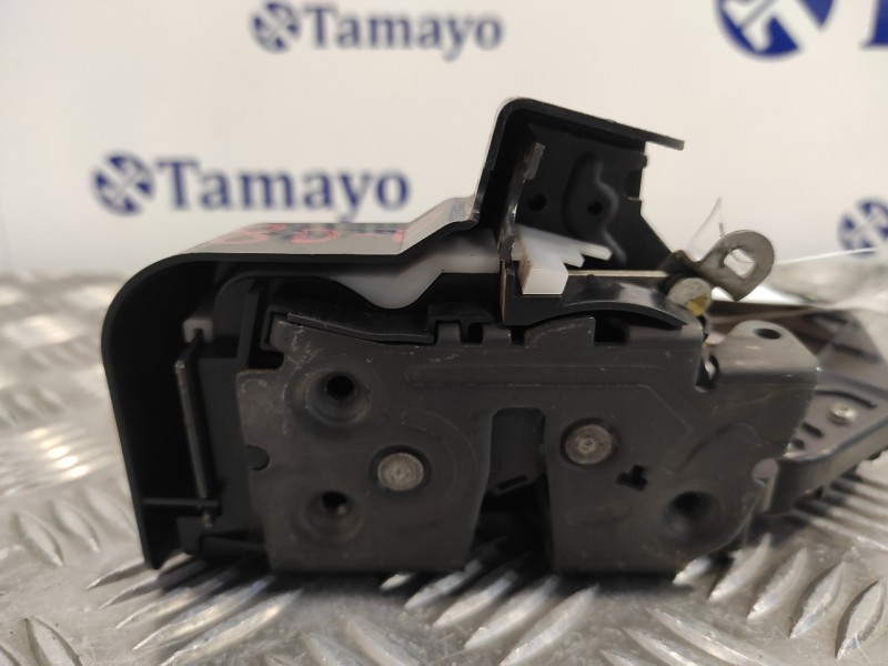 Recambio de cerradura puerta delantera derecha para volvo c30 1.6 diesel cat referencia OEM IAM 30753664  