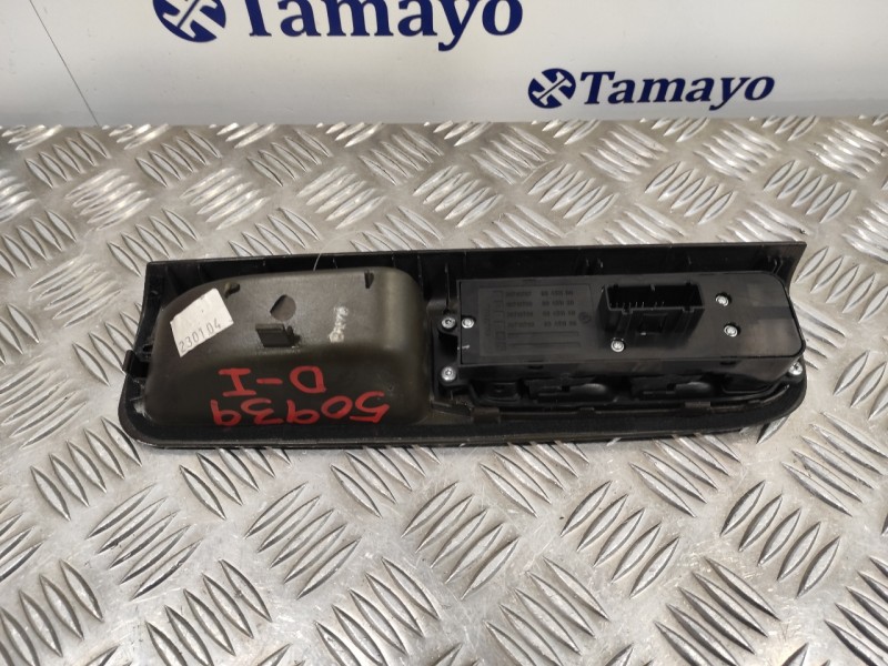 Recambio de mando elevalunas delantero izquierdo para volvo s40 berlina 2.4 cat referencia OEM IAM 30710787 30710789 30710788