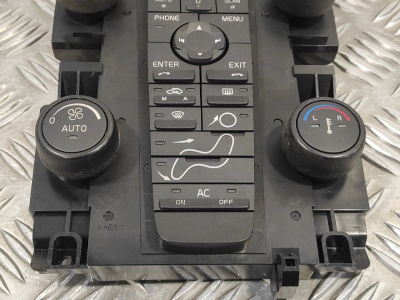 Recambio de mando climatizador para volvo s40 berlina 2.4 cat referencia OEM IAM 8697156  
