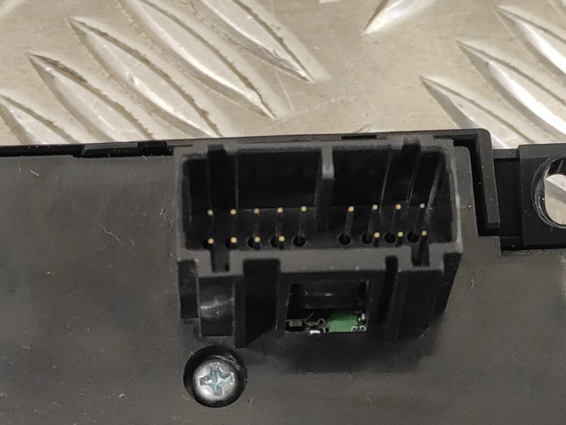 Recambio de mando climatizador para volvo s40 berlina 2.4 cat referencia OEM IAM 8697156  