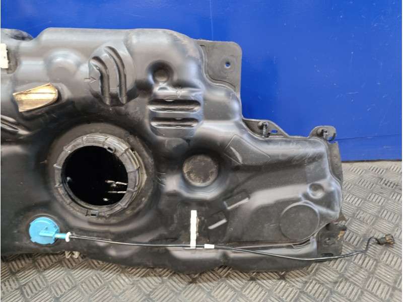 Recambio de deposito combustible para peugeot 308 1.6 blue-hdi fap referencia OEM IAM 9801649680 4050124B 9801649680