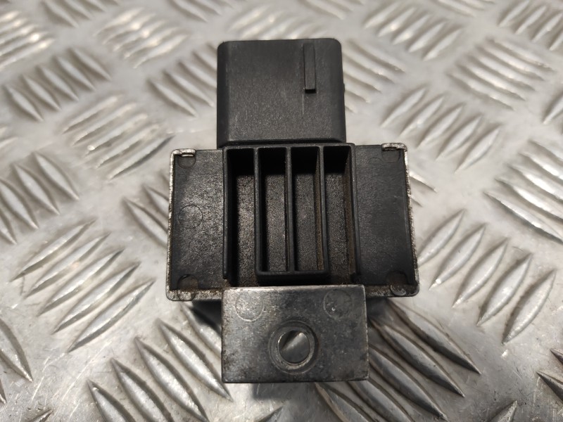 Recambio de caja precalentamiento para renault master iii master iii referencia OEM IAM 110678071R  