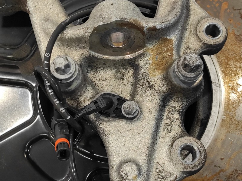 Recambio de mangueta delantera izquierda para mercedes-benz clase e (w212) lim. 3.0 cdi cat referencia OEM IAM   