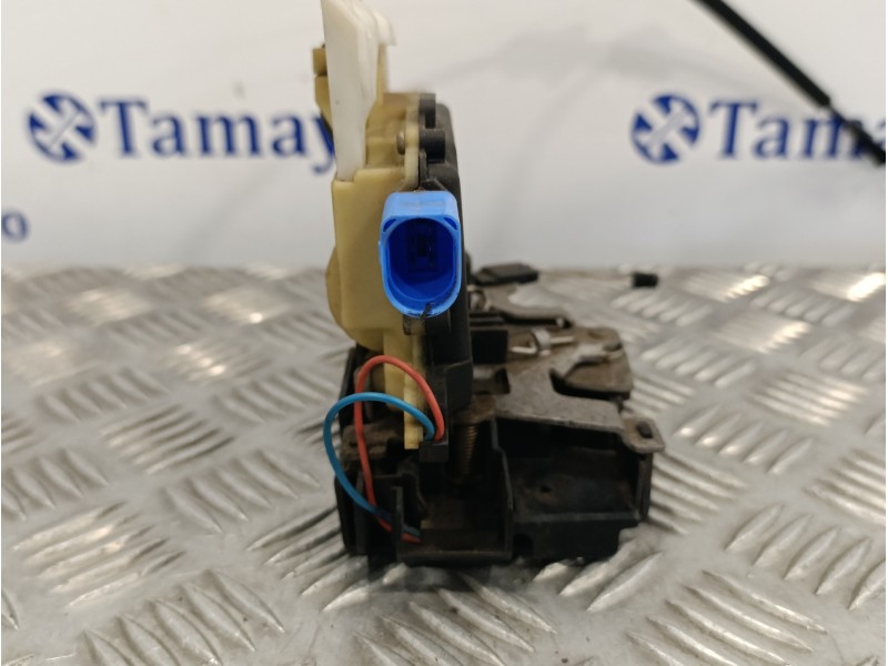 Recambio de cerradura puerta trasera izquierda para peugeot 308 1.6 blue-hdi fap referencia OEM IAM 839015AG  