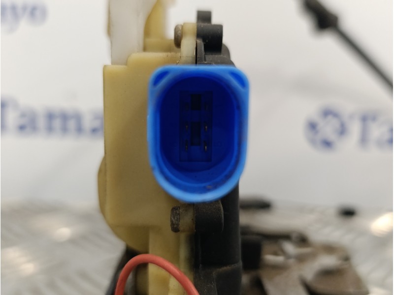 Recambio de cerradura puerta trasera izquierda para peugeot 308 1.6 blue-hdi fap referencia OEM IAM 839015AG  