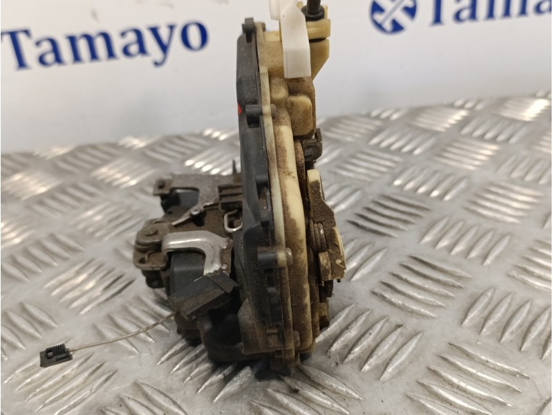 Recambio de cerradura puerta trasera izquierda para peugeot 308 1.6 blue-hdi fap referencia OEM IAM 839015AG  