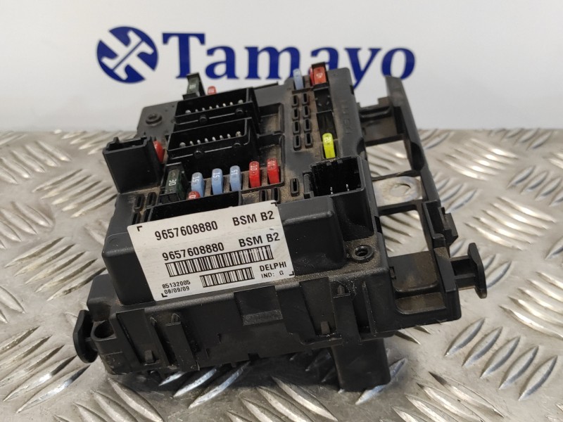 Recambio de caja reles / fusibles para citroën berlingo 1.6 16v hdi referencia OEM IAM 9657608880  BSMB2