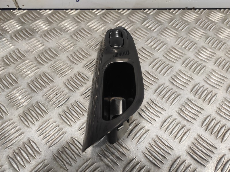 Recambio de mando elevalunas trasero derecho para nissan juke (f15) referencia OEM IAM 829601KA2A  