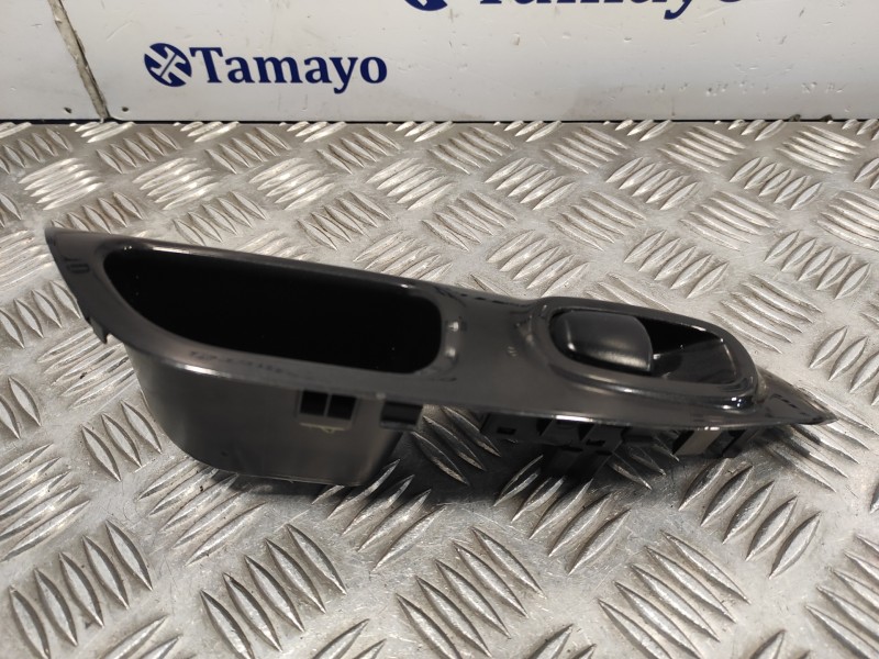 Recambio de mando elevalunas trasero derecho para nissan juke (f15) referencia OEM IAM 829601KA2A  