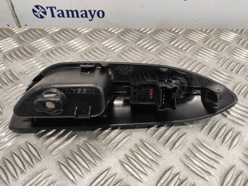 Recambio de mando elevalunas trasero derecho para nissan juke (f15) referencia OEM IAM 829601KA2A  