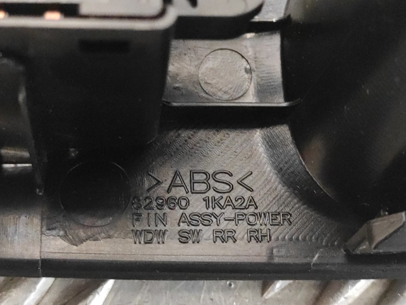 Recambio de mando elevalunas trasero derecho para nissan juke (f15) referencia OEM IAM 829601KA2A  