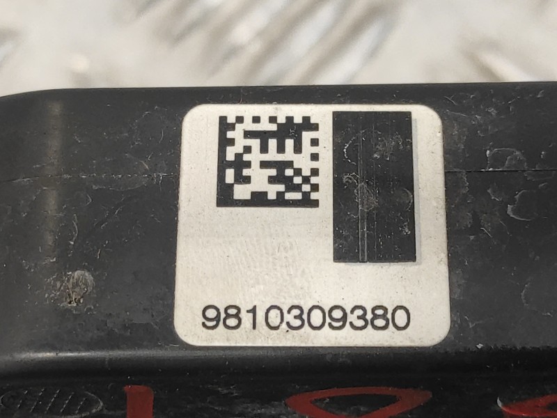 Recambio de cerradura puerta delantera derecha para peugeot 308 1.6 blue-hdi fap referencia OEM IAM 9810309380  