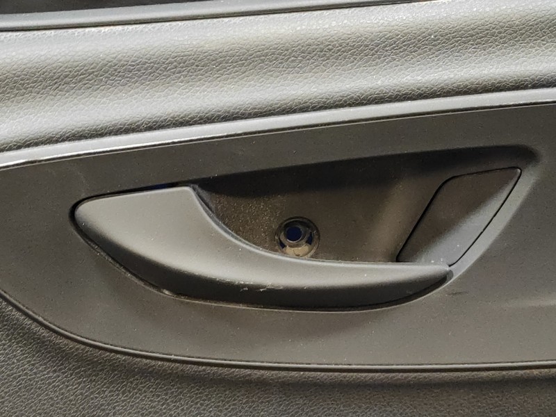 Recambio de guarnecido puerta delantera izquierda para mercedes-benz sprinter iii furgón fwd referencia OEM IAM A9077201600  